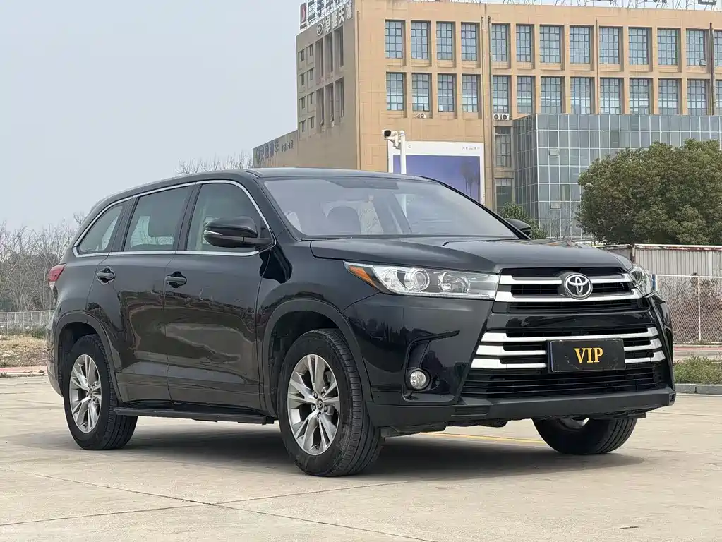 TOYOTA HIGHLANDER