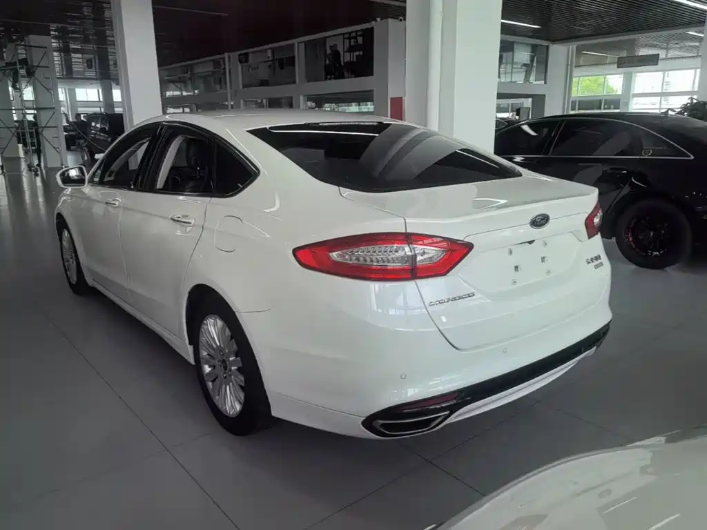Ford Mondeo — миниатюра 5