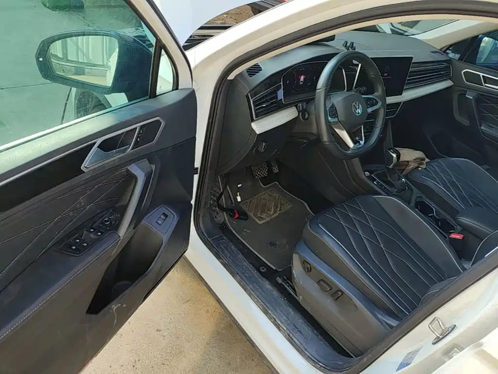 Volkswagen Tiguan L — миниатюра 16