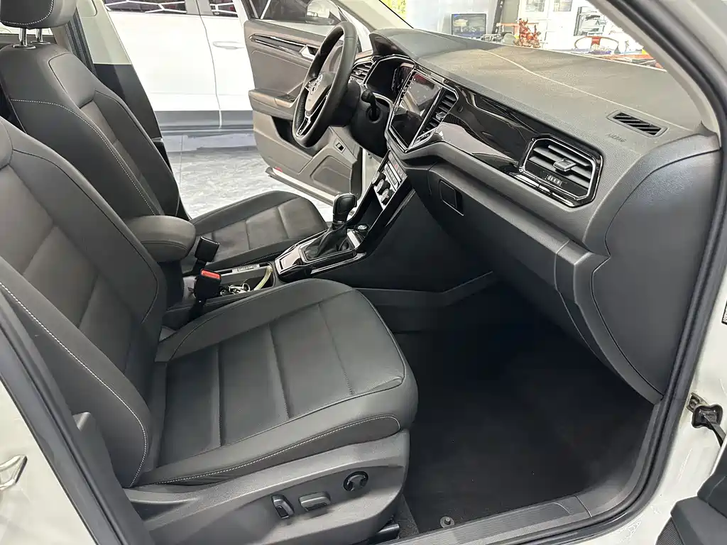Volkswagen T-Roc — миниатюра 7