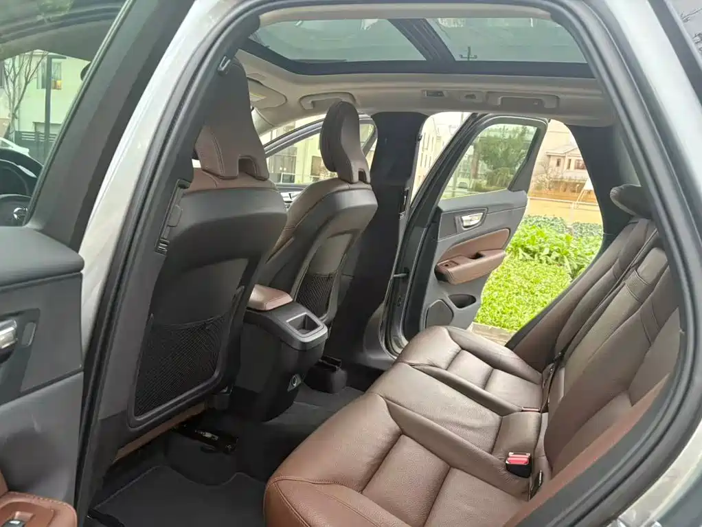 Volvo XC60 — миниатюра 8