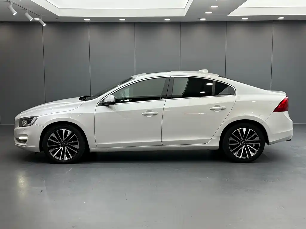 Volvo S60 — миниатюра 7