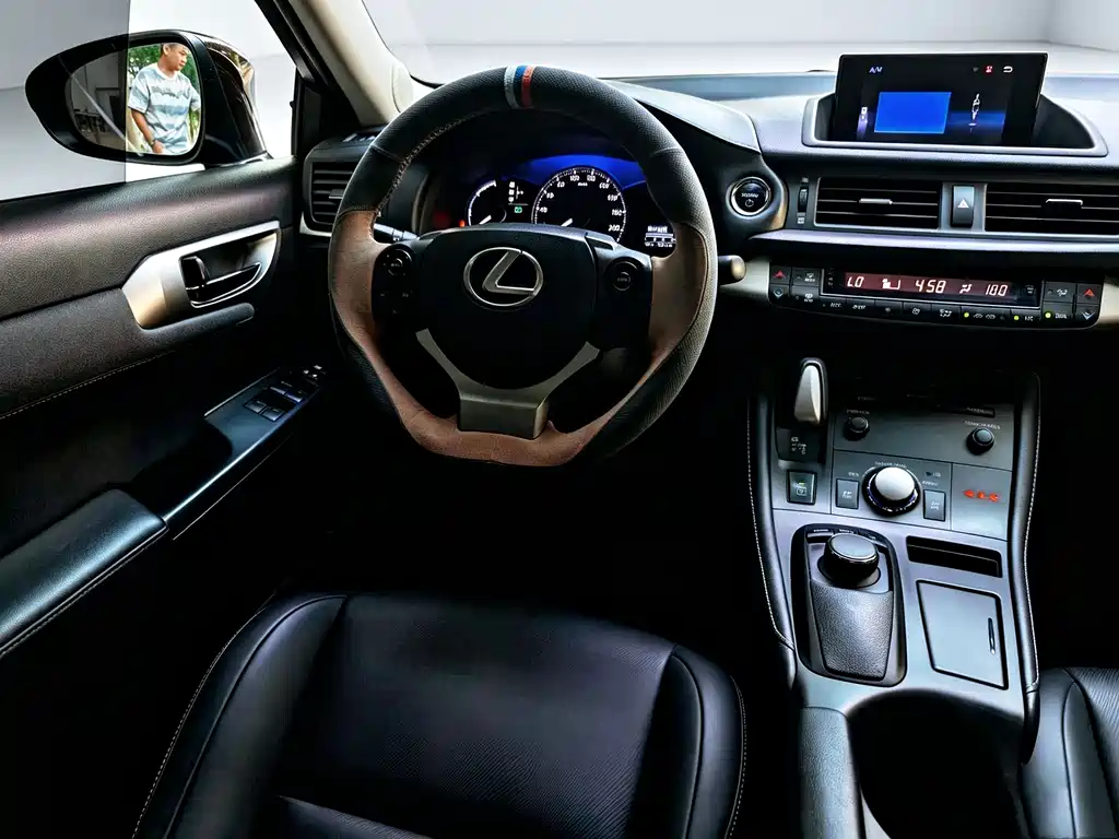 Lexus CT — миниатюра 11