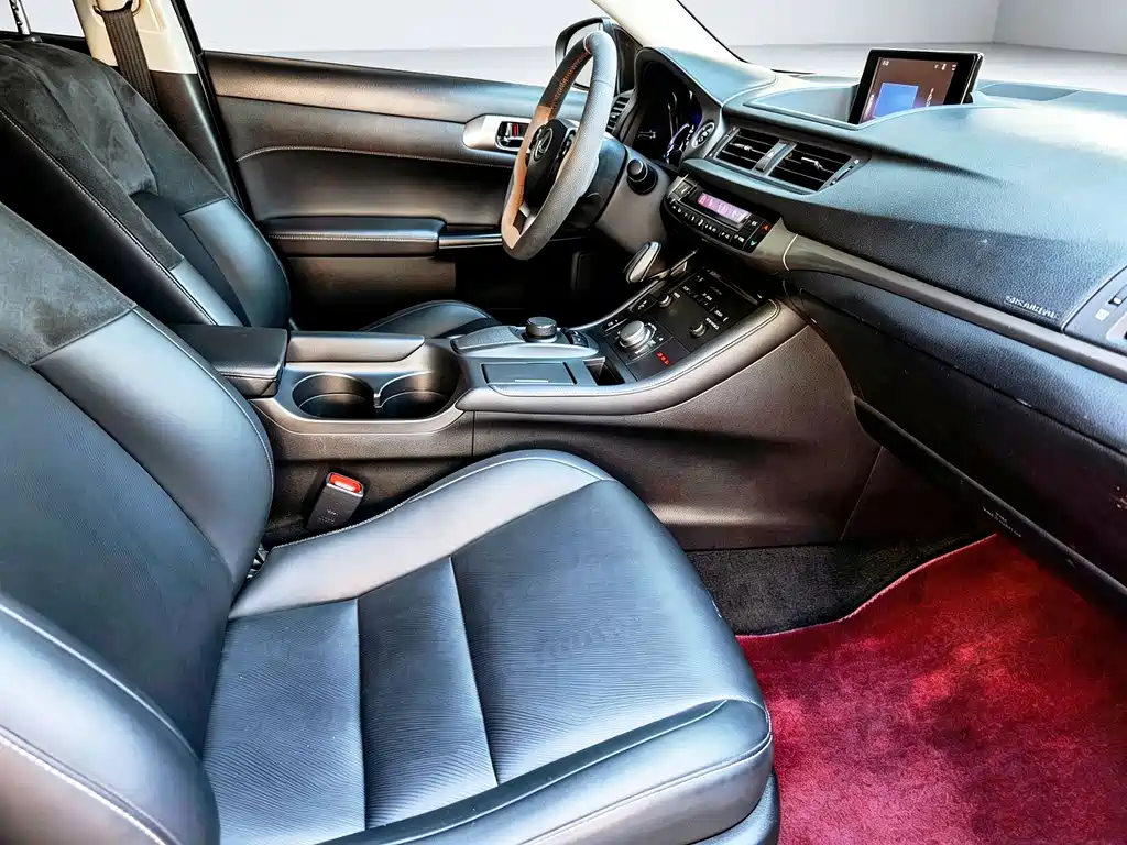 Lexus CT — миниатюра 25