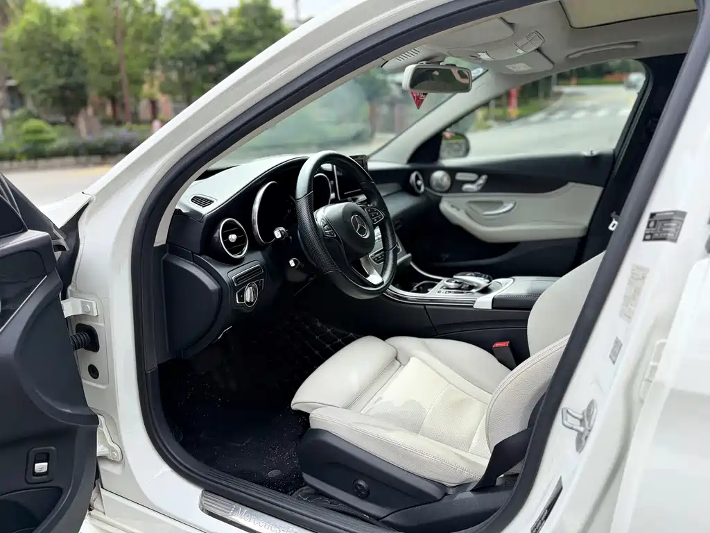 Mercedes-Benz C-Class — миниатюра 4