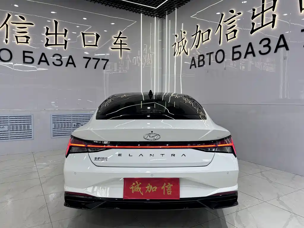 Hyundai Elantra — миниатюра 5