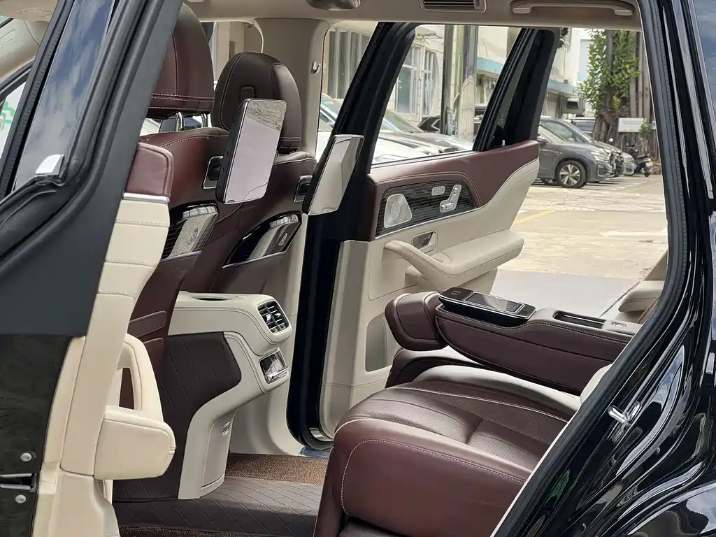 Mercedes-Benz GLS — миниатюра 10
