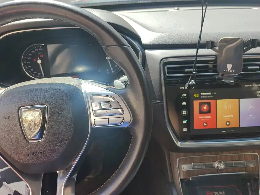 Roewe RX8 — миниатюра 13