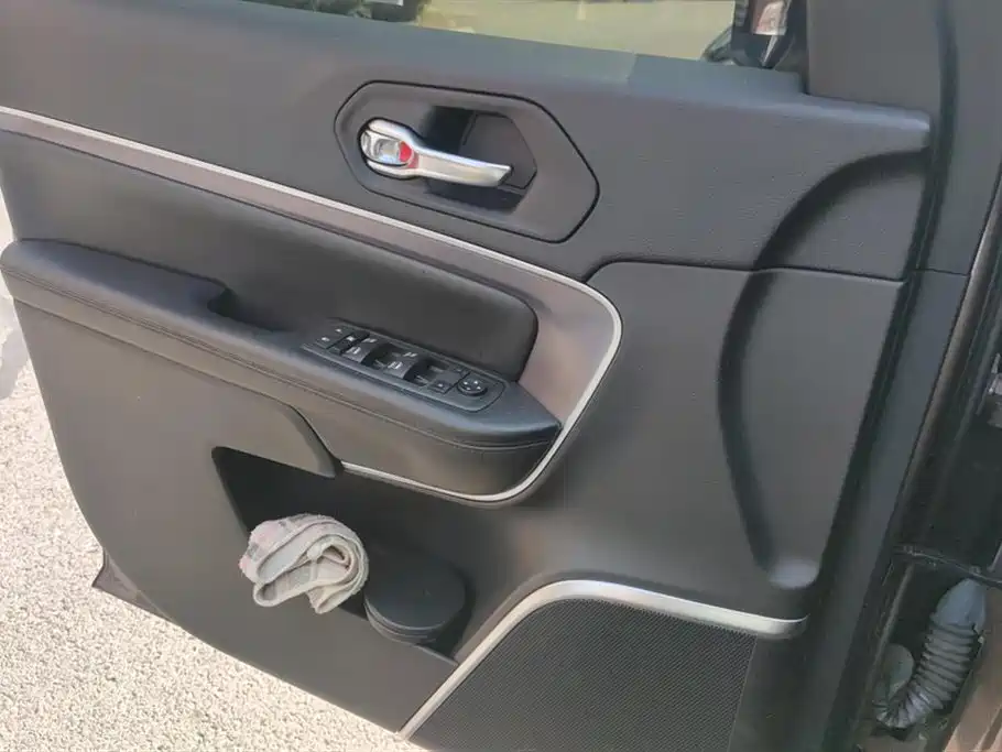 JEEP GRAND COMMANDER