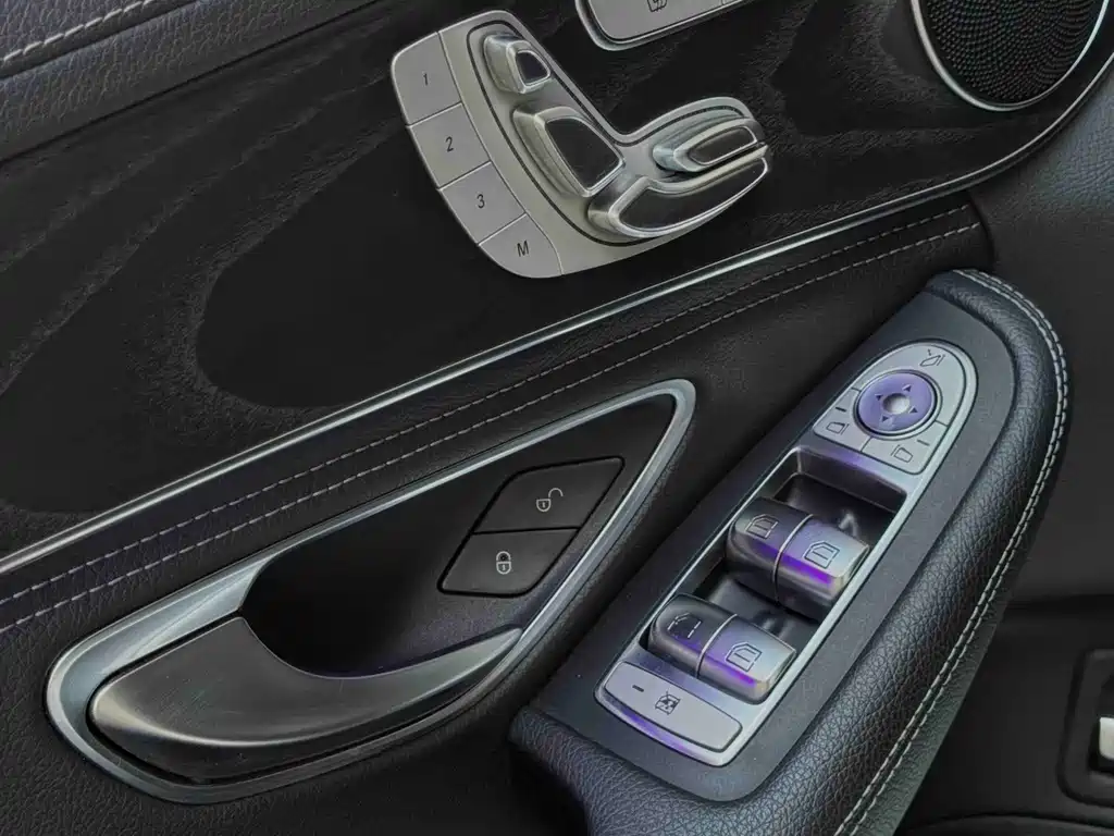 Mercedes-Benz C-Class — миниатюра 9