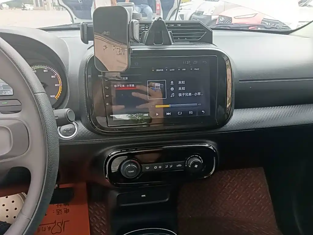 Roewe Clever — миниатюра 13