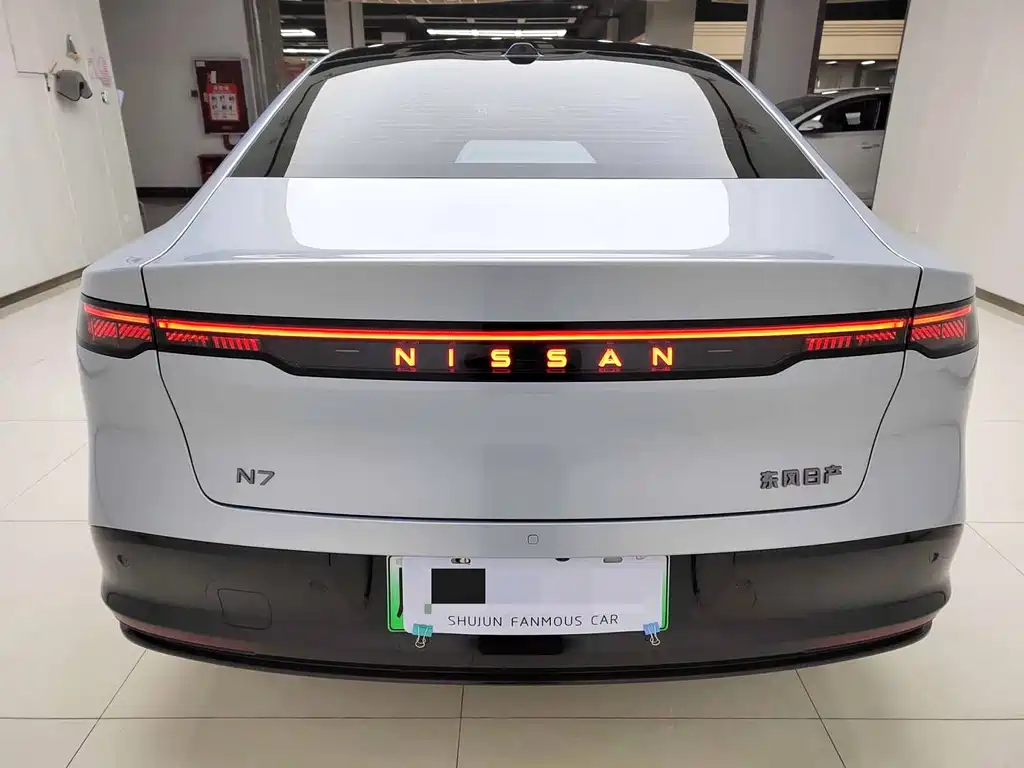 NISSAN N7