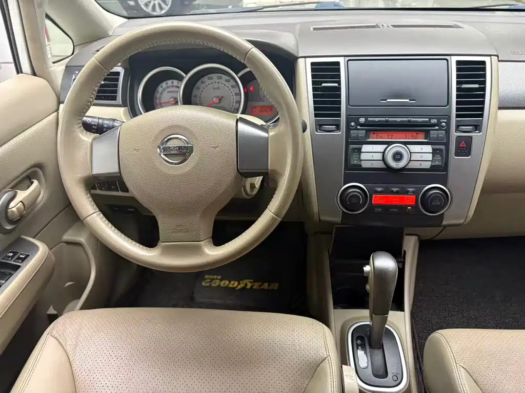 Nissan Tiida — миниатюра 13