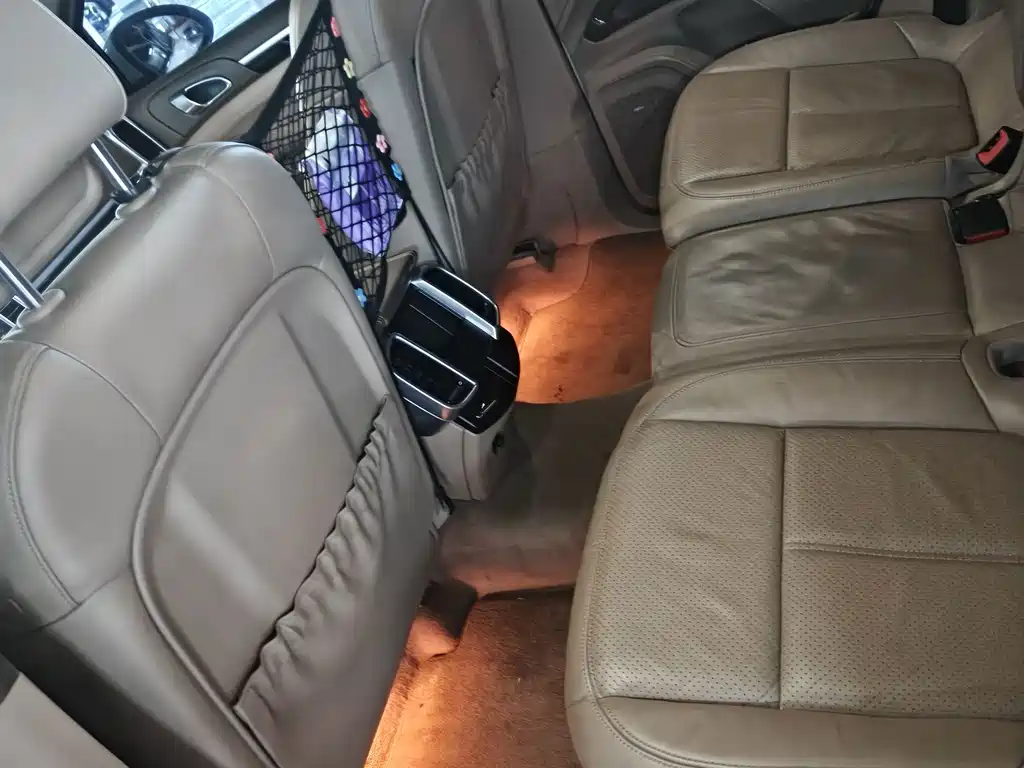 Porsche Cayenne — миниатюра 6