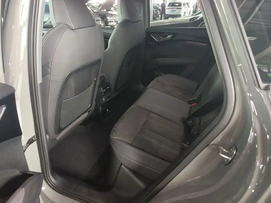 Audi Q4 e-tron — миниатюра 17