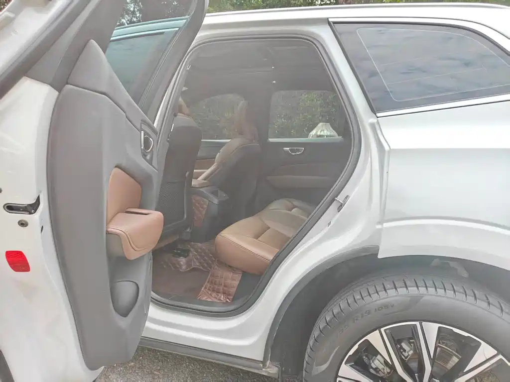 Volvo XC60 — миниатюра 6