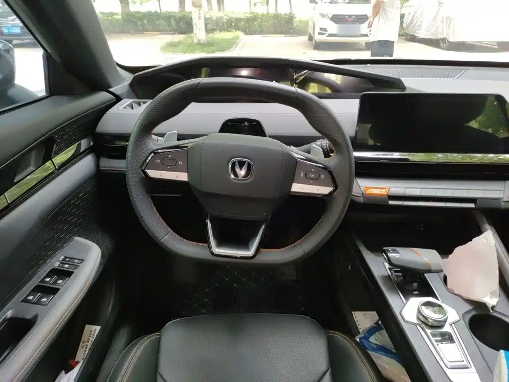 Changan UNI-V — миниатюра 3