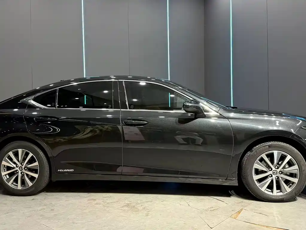 Lexus ES — миниатюра 5