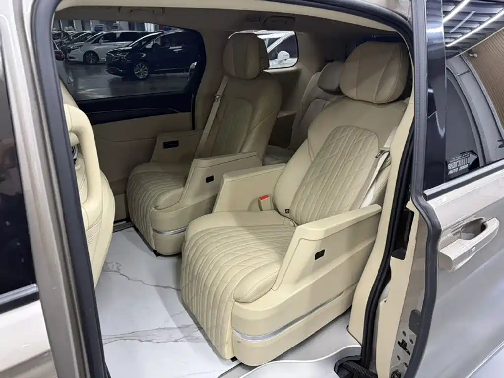 Buick GL8 — миниатюра 9