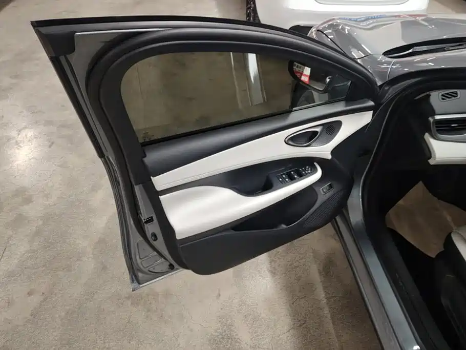 BYD Seal 05 DM-i — миниатюра 7