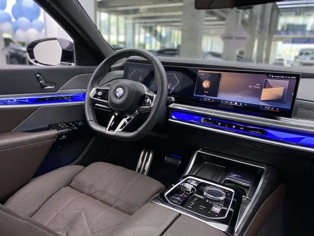 BMW 7 Series — миниатюра 31