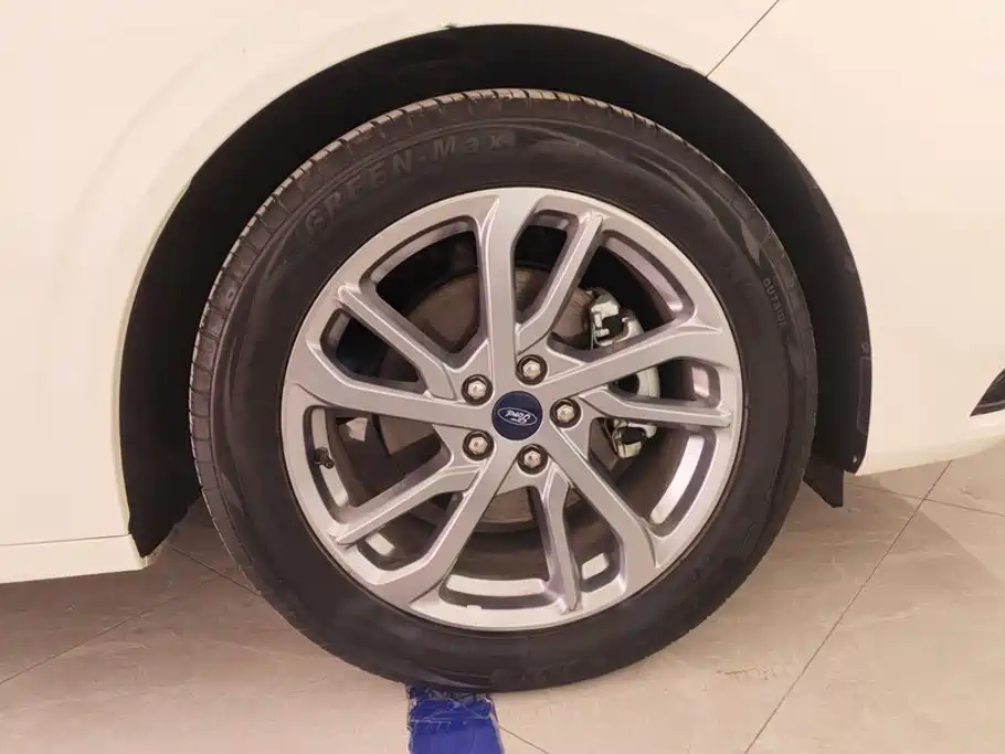Ford Mondeo — миниатюра 6