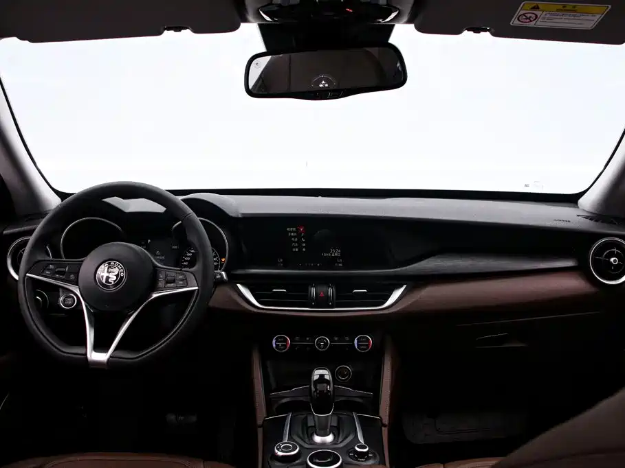 Alfa Romeo Stelvio — миниатюра 5