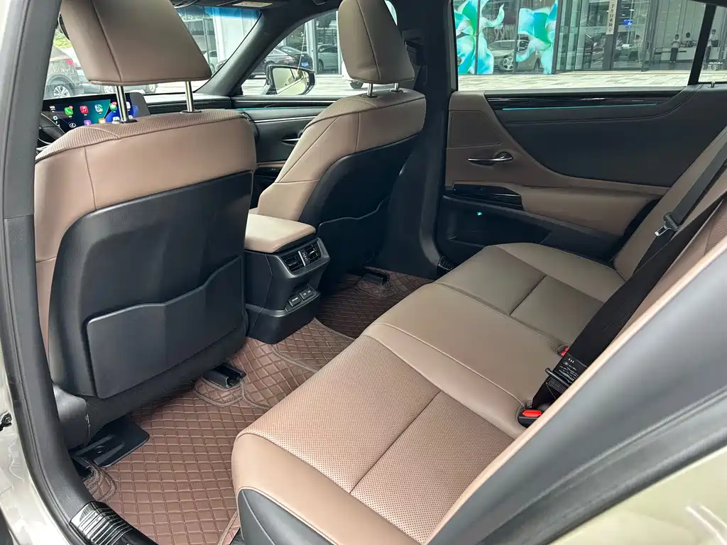 Lexus ES — миниатюра 9
