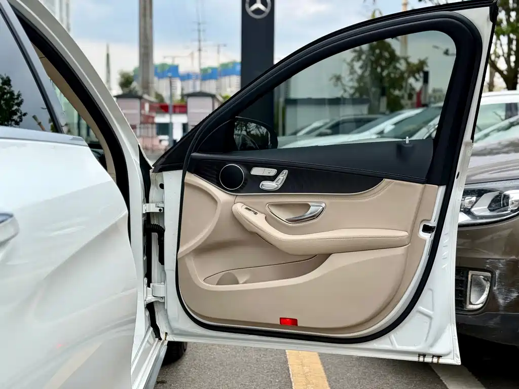 Mercedes-Benz C-Class — миниатюра 31