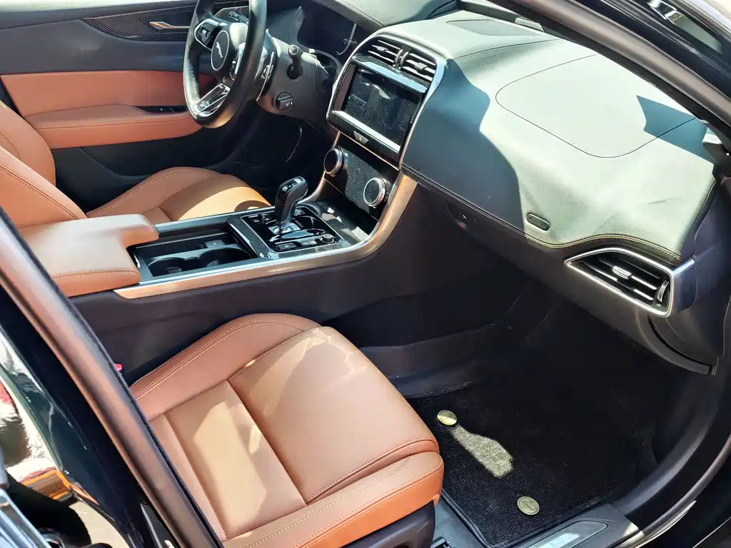 Jaguar XEL — миниатюра 6