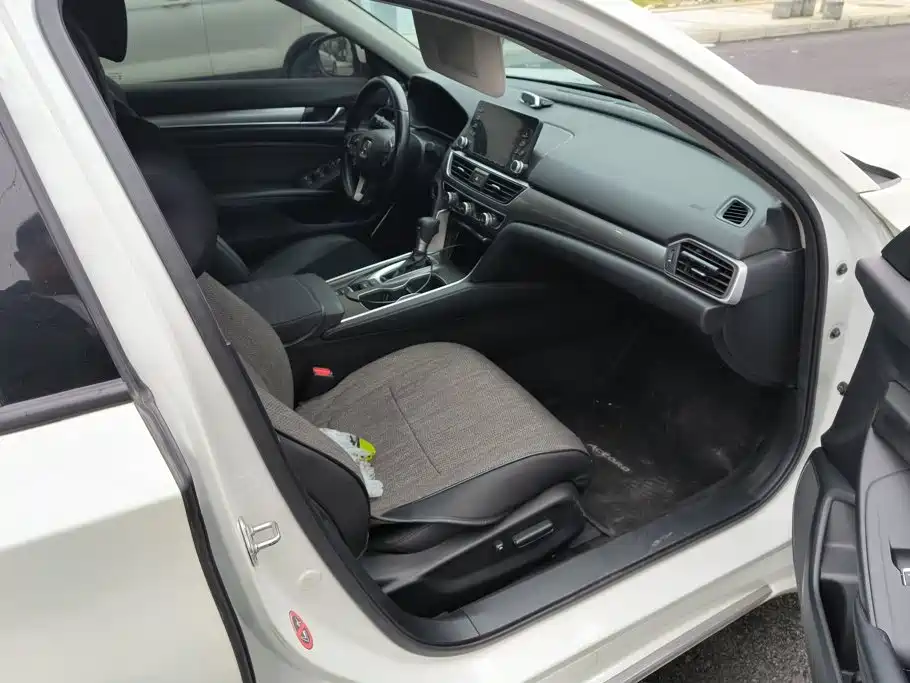 Honda Accord — миниатюра 8