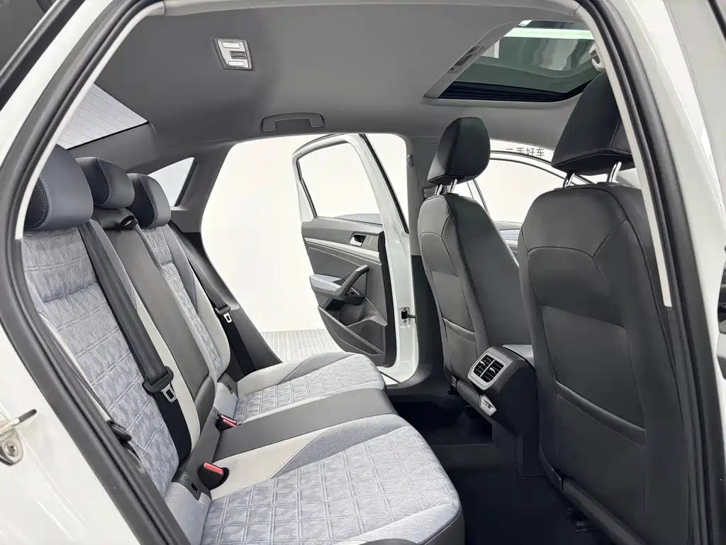 Volkswagen Lavida — миниатюра 9