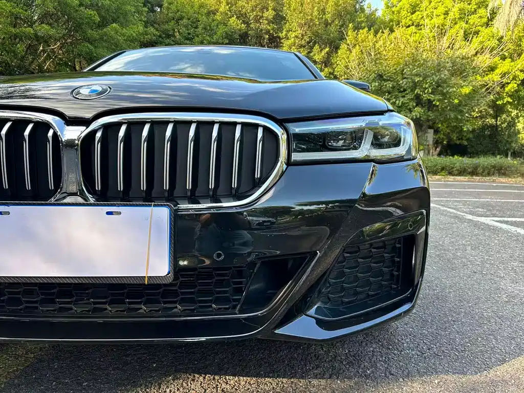 BMW 5 Series — миниатюра 10