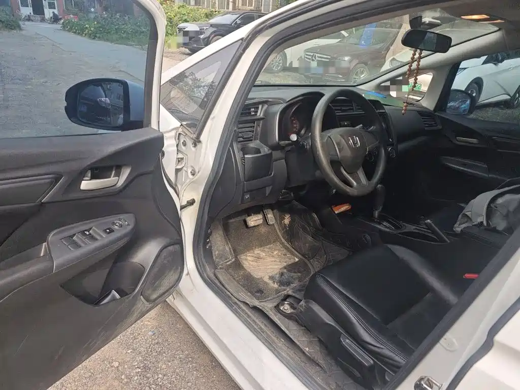Honda Fit — миниатюра 12
