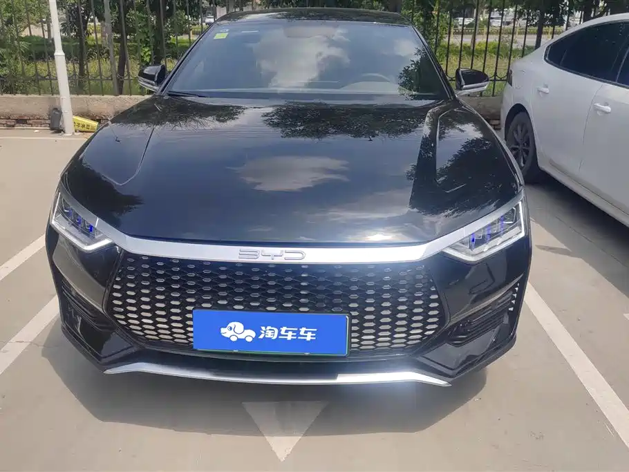BYD E9 2025 506 Luxury