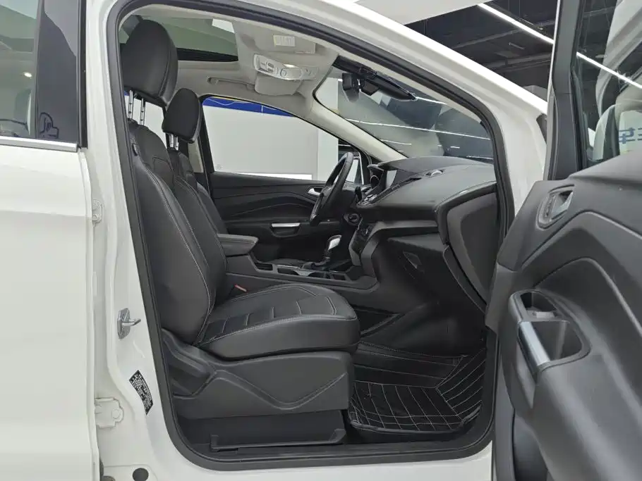 Ford Kuga — миниатюра 8