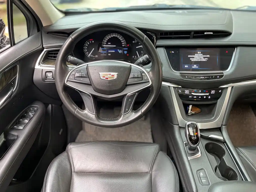 Cadillac XT5 — миниатюра 6