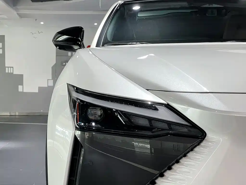 Lexus RZ — миниатюра 8