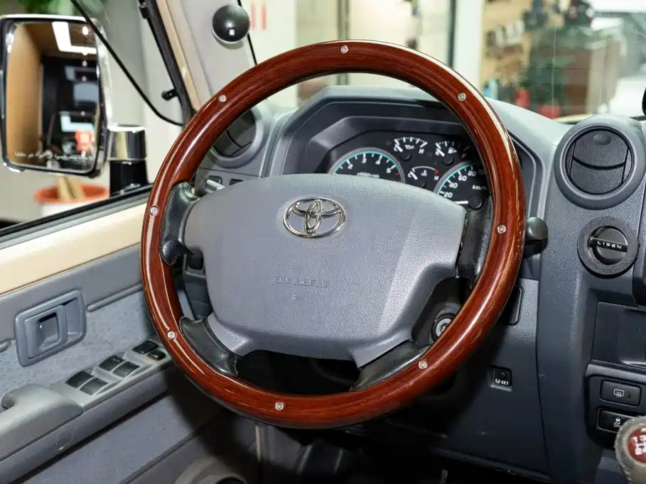 Toyota Land Cruiser — миниатюра 12