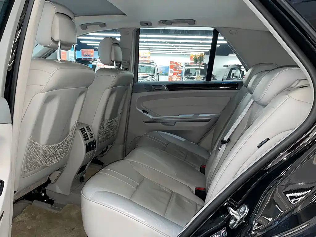 Mercedes-Benz M-Class — миниатюра 9