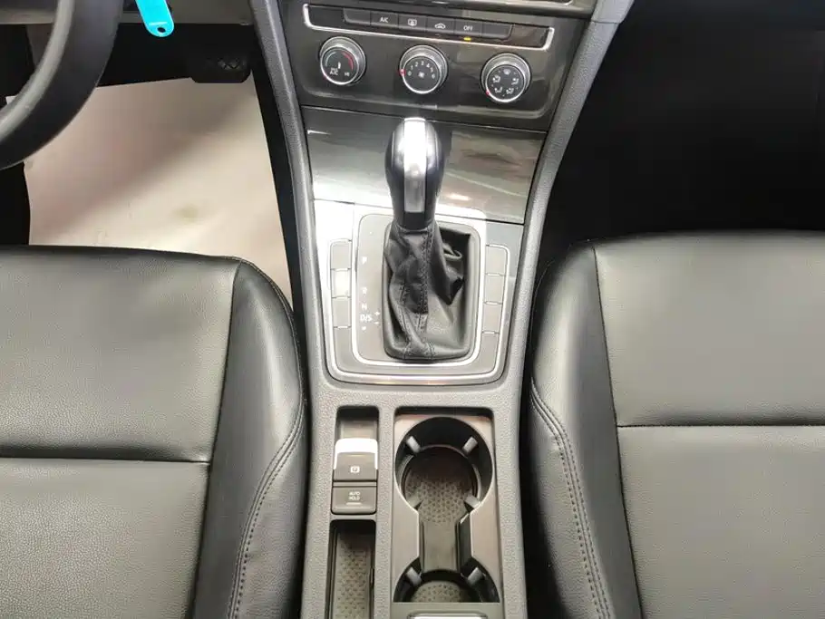 Volkswagen Golf — миниатюра 16