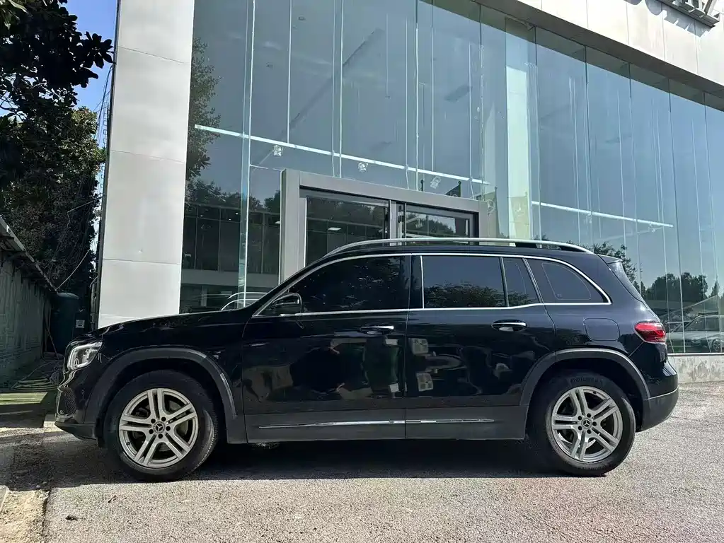 Mercedes-Benz GLB — миниатюра 2