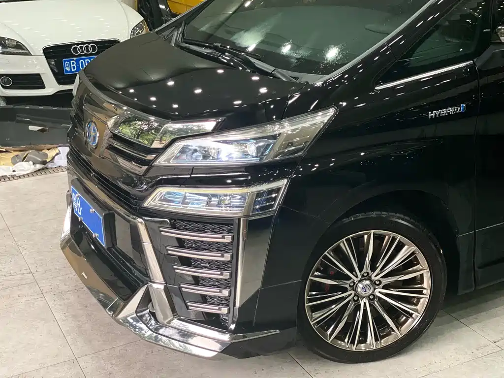 Toyota Vellfire — миниатюра 4