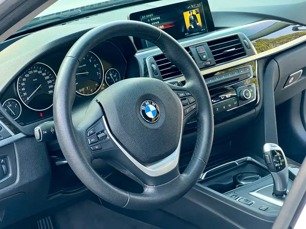 BMW 3 Series — миниатюра 11