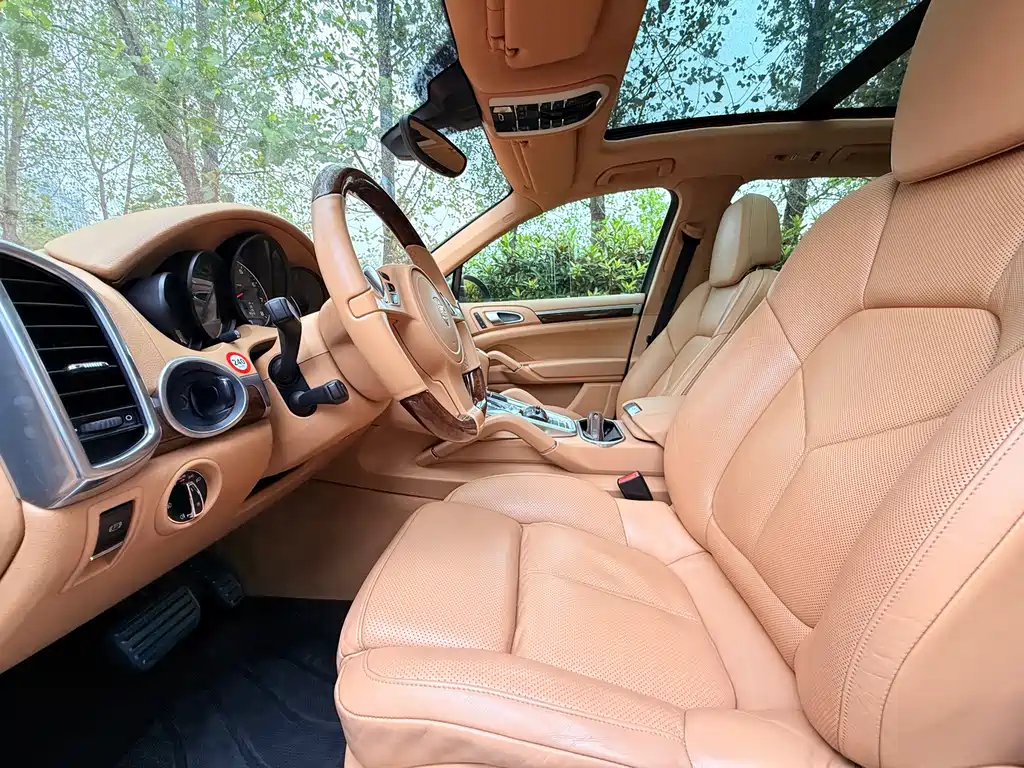 Porsche Cayenne — миниатюра 6