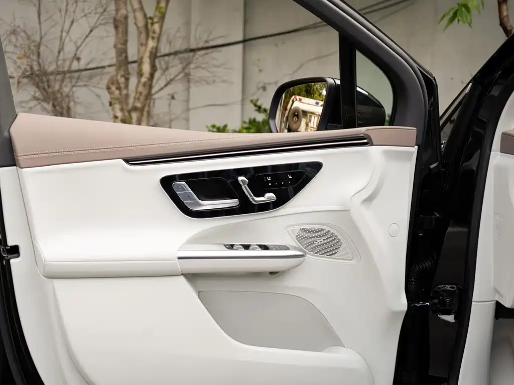 MERCEDES-BENZ EQE SUV