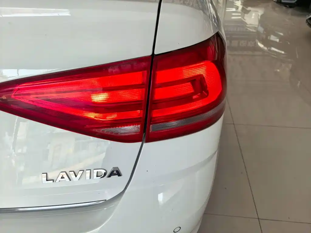 Volkswagen Lavida — миниатюра 8