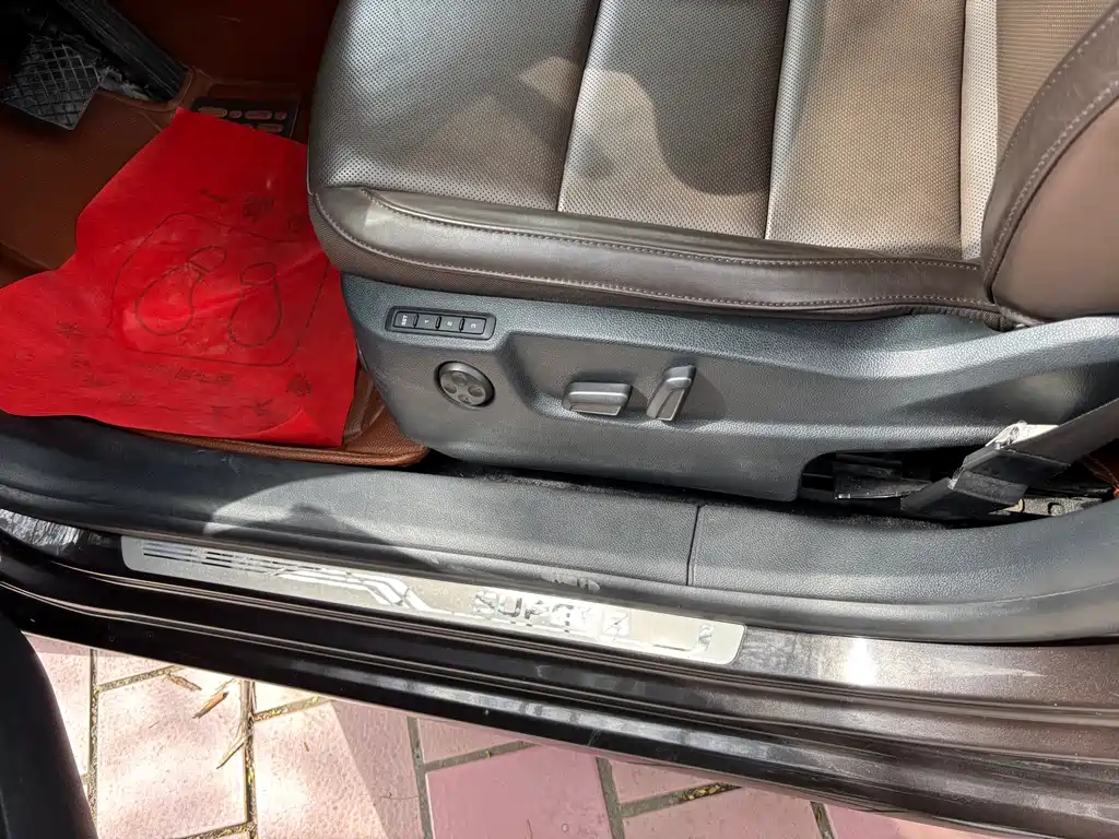 Skoda Superb — миниатюра 12