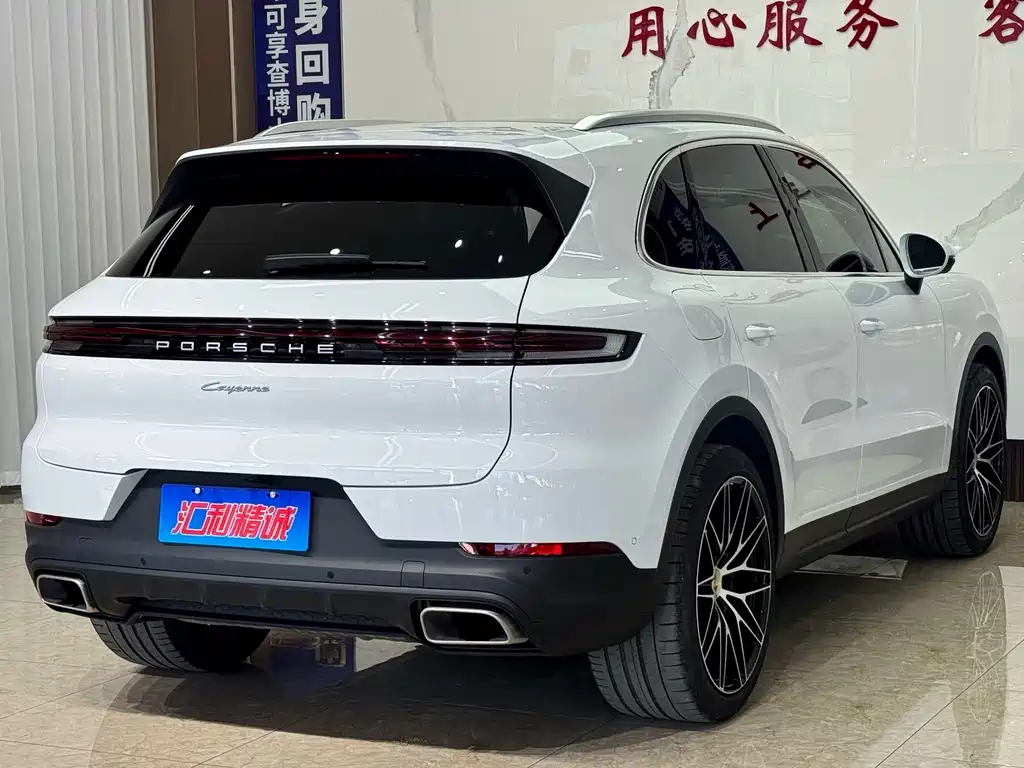 Porsche Cayenne — миниатюра 6