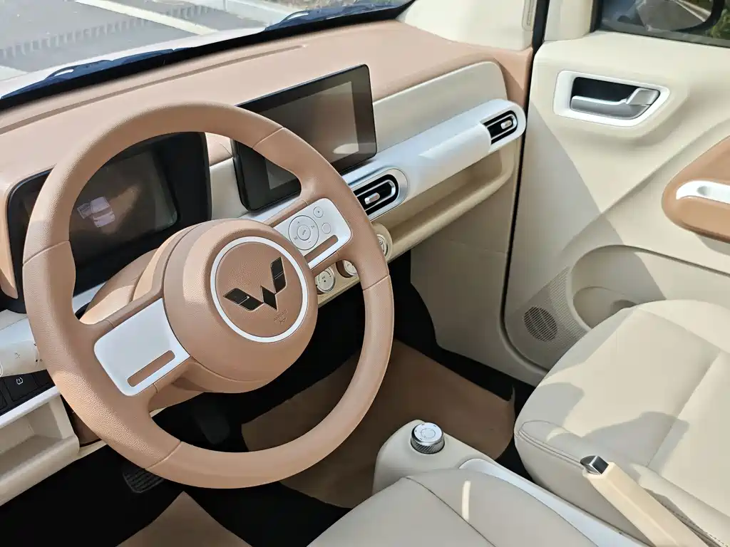 Wuling MINIEV — миниатюра 8